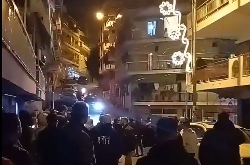 Ισχυρή έκρηξη σε διαμέρισμα τρίτου ορόφου στις Συκιές Θεσσαλονίκης &#8211; Ένας 25χρονος τραυματίας