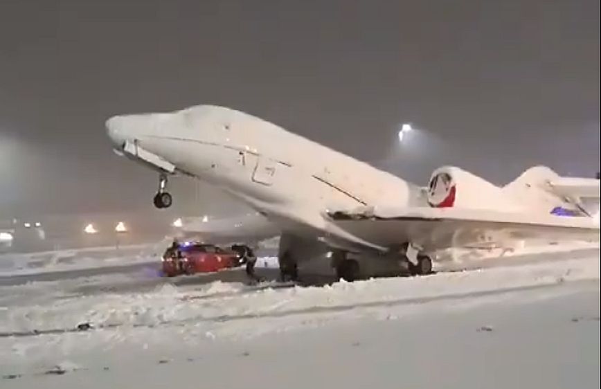 Αεροπλάνα «κόλλησαν» στα χιόνια στο αεροδρόμιο του Μονάχου &#8211; Ακυρώθηκαν πάνω από 700 πτήσεις