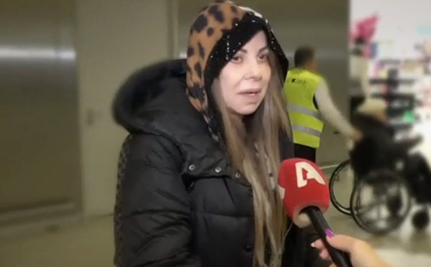 Ταλαιπωρημένη επέστρεψε στην Αθήνα η Άντζελα Δημητρίου &#8211; Εγκλωβίστηκε στη Φρανκφούρτη λόγω χιονιά και έχασε τις βαλίτσες