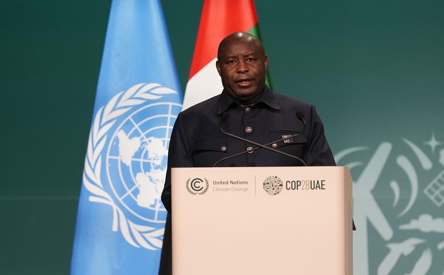 «Οι ομοφυλόφιλοι πρέπει να λιθοβολούνται – Ρίχνουν κατάρα στη χώρα τους» δηλώνει ο πρόεδρος του Μπουρούντι