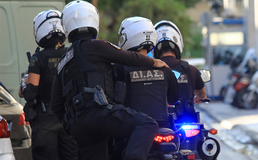 Επεισοδιακή σύλληψη ανήλικου διακινητή μεταναστών στη Θεσσαλονίκη &#8211; Επιχείρησε να εμβολίσει μηχανή της ΔΙΑΣ