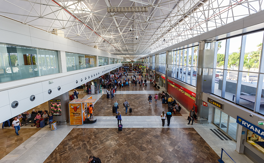 Συνελήφθησαν 14 υπάλληλοι αεροδρομίου της Τενερίφης &#8211; Κατηγορούνται ότι έκλεβαν πολυτελή αντικείμενα από αποσκευές