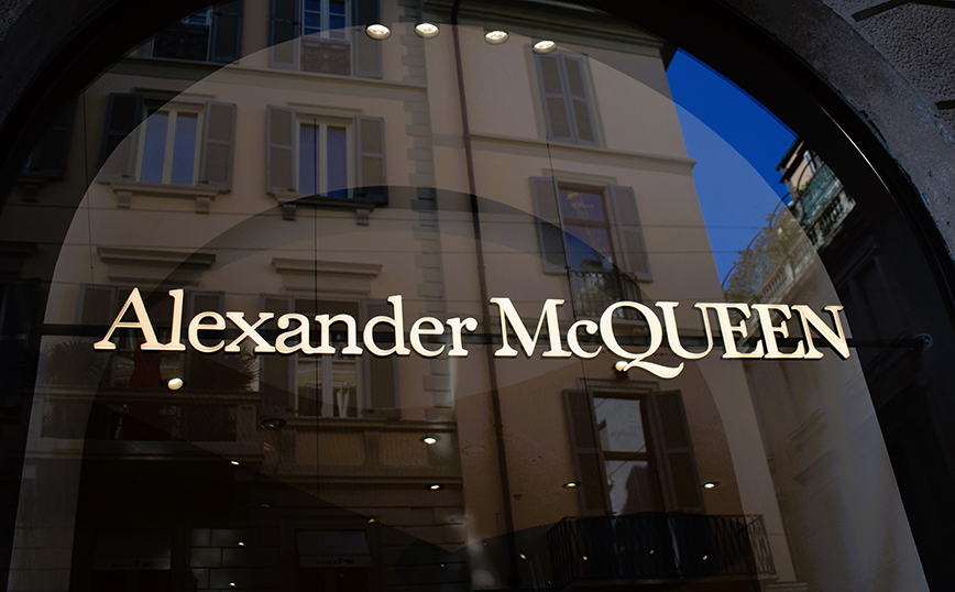 Νέος διευθυντής δημιουργικού του οίκου μόδας Alexander McQueen ο Seán McGirr