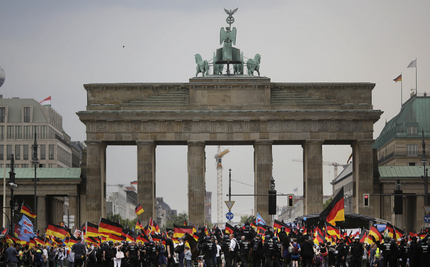 Η ακροδεξιά σηκώνει κεφάλι στη Γερμανία: Νέο κόμμα εκ δεξιών της Χριστιανικής Ένωσης