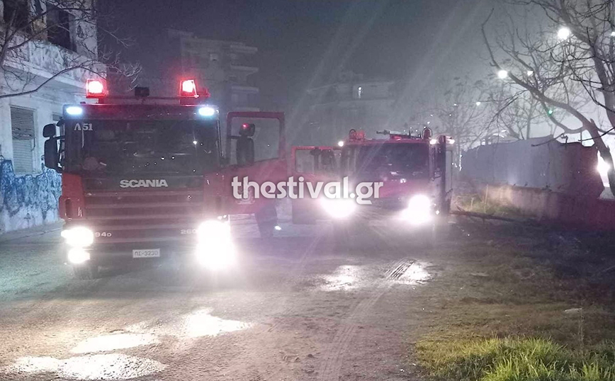 Φωτιά στο εγκαταλελειμμένο εργοστάσιο της ΑΓΝΟ στη Θεσσαλονίκη