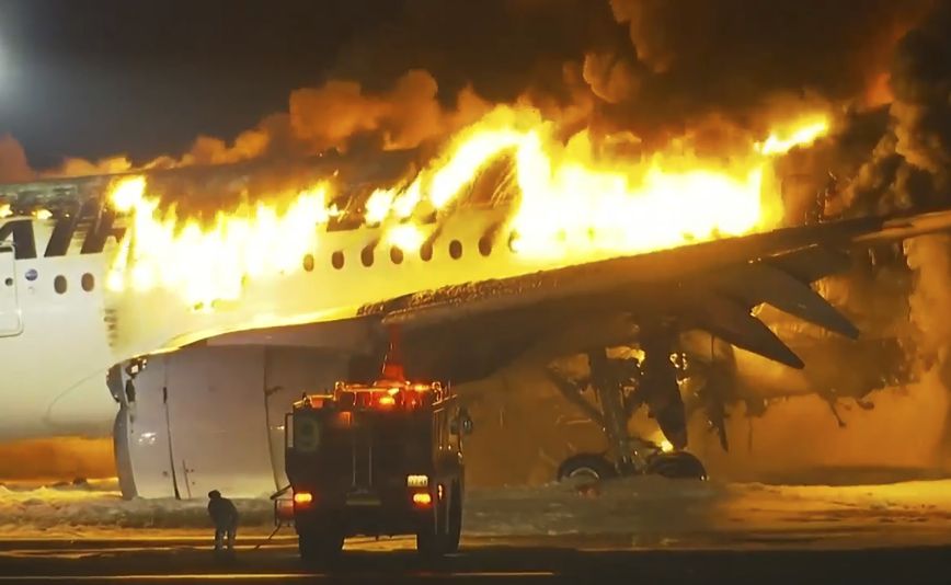 Γάλλοι εμπειρογνώμονες θα συμμετάσχουν στην έρευνα για την πυρκαγιά σε αεροπλάνο της Japan Airlines