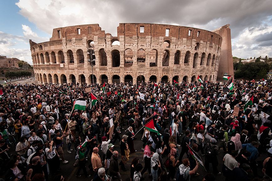 Ιταλία: Πορείες υπέρ της Παλαιστίνης σε Ρώμη και Μιλάνο