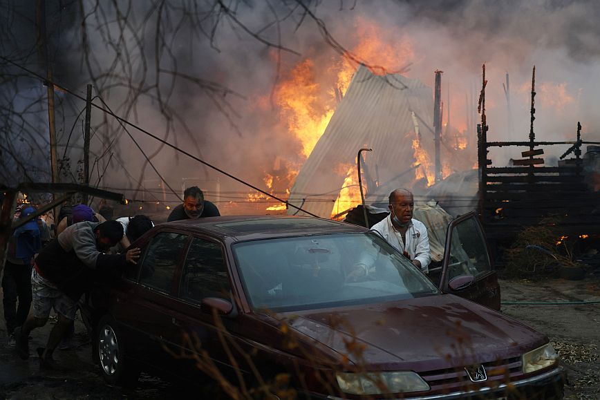 Τουλάχιστον δέκα νεκροί σε δασικές πυρκαγιές στη Χιλή