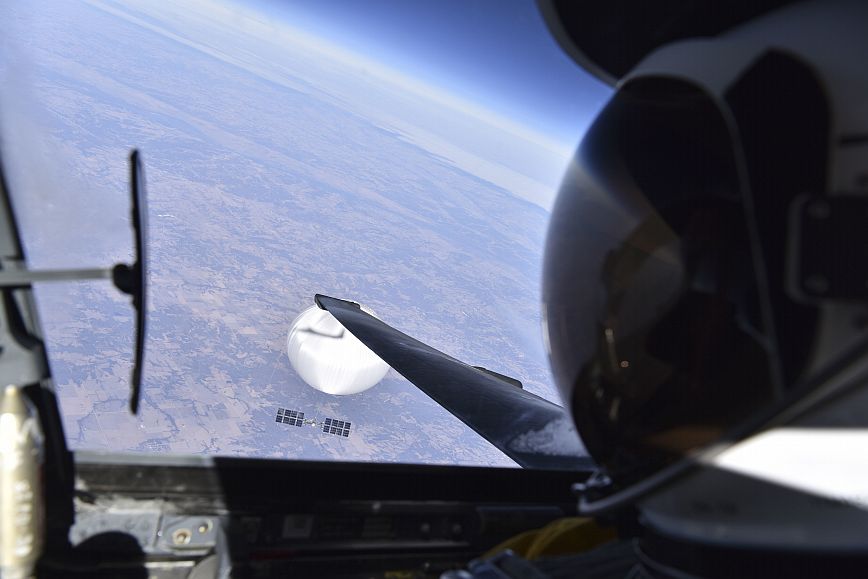 Σηκώθηκε αμερικανικό μαχητικό αεροσκάφος για να αναχαιτίσει αερόστατο πάνω από τη Γιούτα