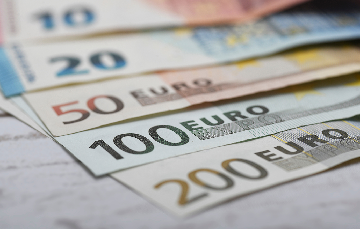 Στο ταμείο σήμερα για το «μπόνους» των 300 ευρώ μακροχρόνια άνεργοι που κατήρτισαν Ψηφιακό Ατομικό Σχέδιο Δράσης