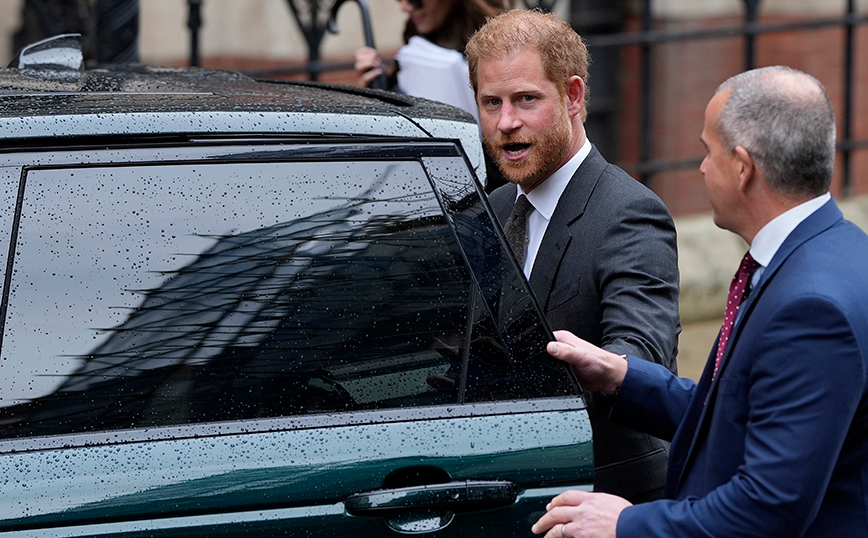 Βασιλιάς Κάρολος: Για 24 ώρες έμεινε στο Λονδίνο ο Χάρι – Είδε τον πατέρα του για 45 λεπτά και δεν συναντήθηκε με τον Ουίλιαμ