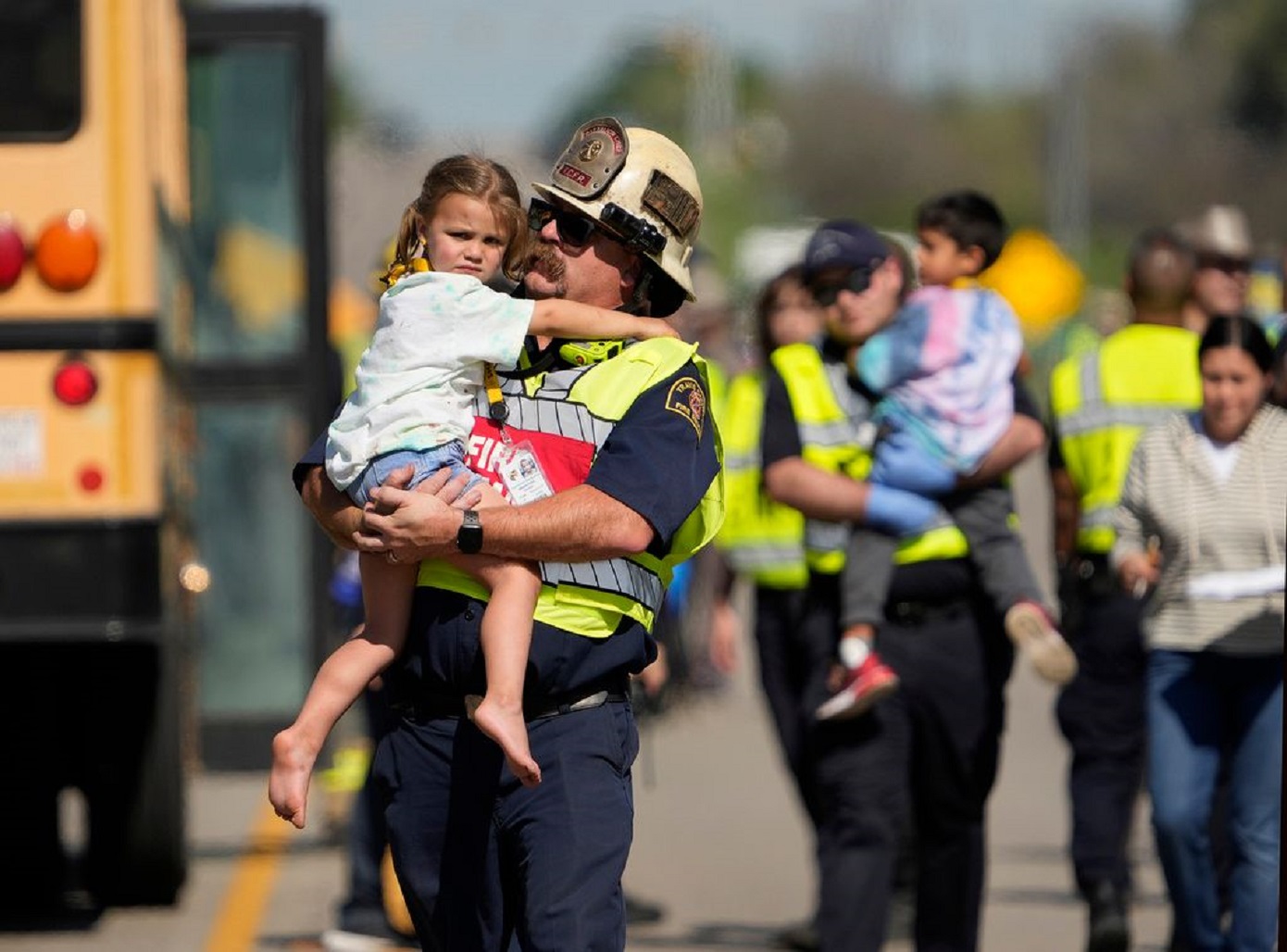 Δύο νεκροί και 40 τραυματίες σε τροχαίο με σχολικό λεωφορείο στο Τέξας