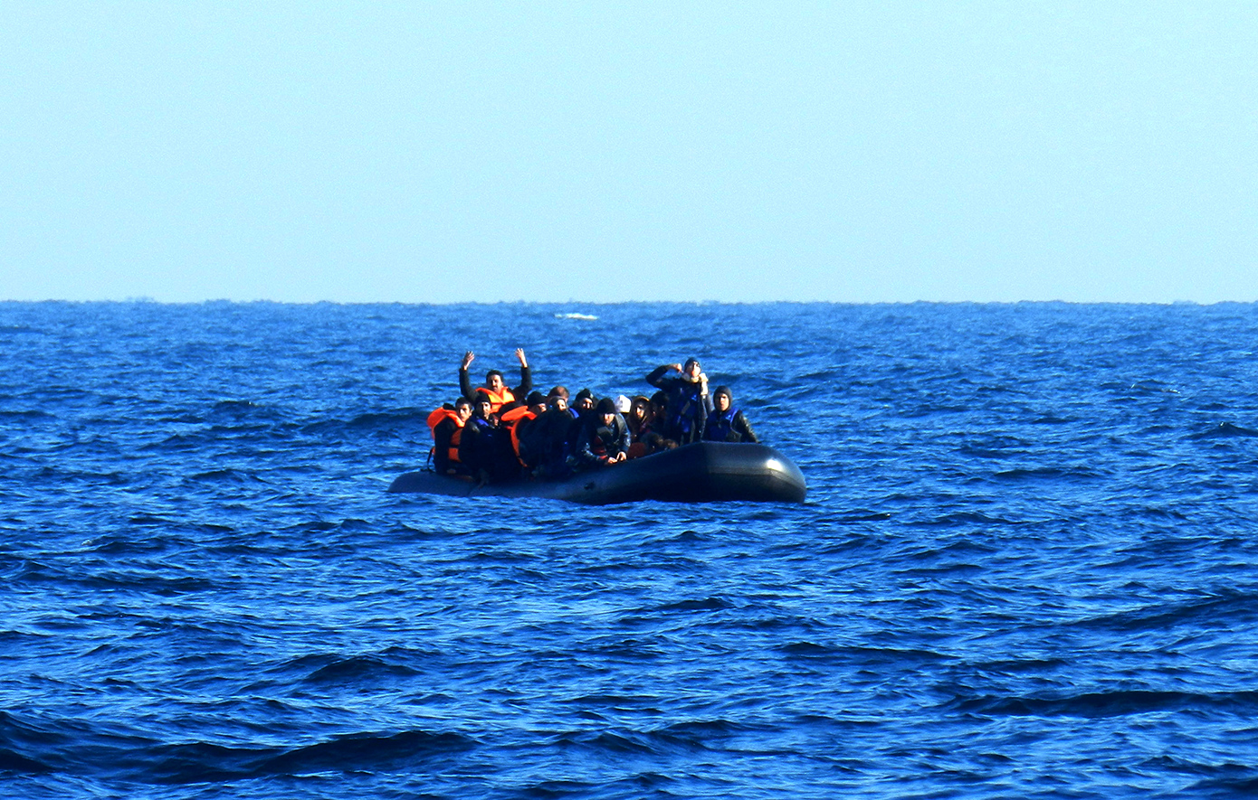 42 μετανάστες εντοπίστηκαν νοτιοδυτικά της Κρήτης &#8211; Τρία άτομα αγνοούνται