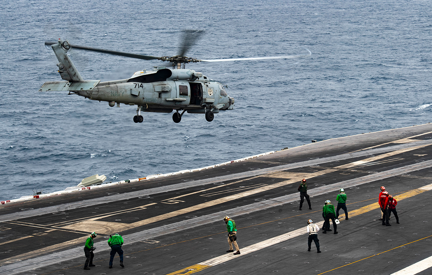 Τρία νέα ελικόπτερα Romeo MH-60R Seahawk παραλαμβάνει το Πολεμικό Ναυτικό
