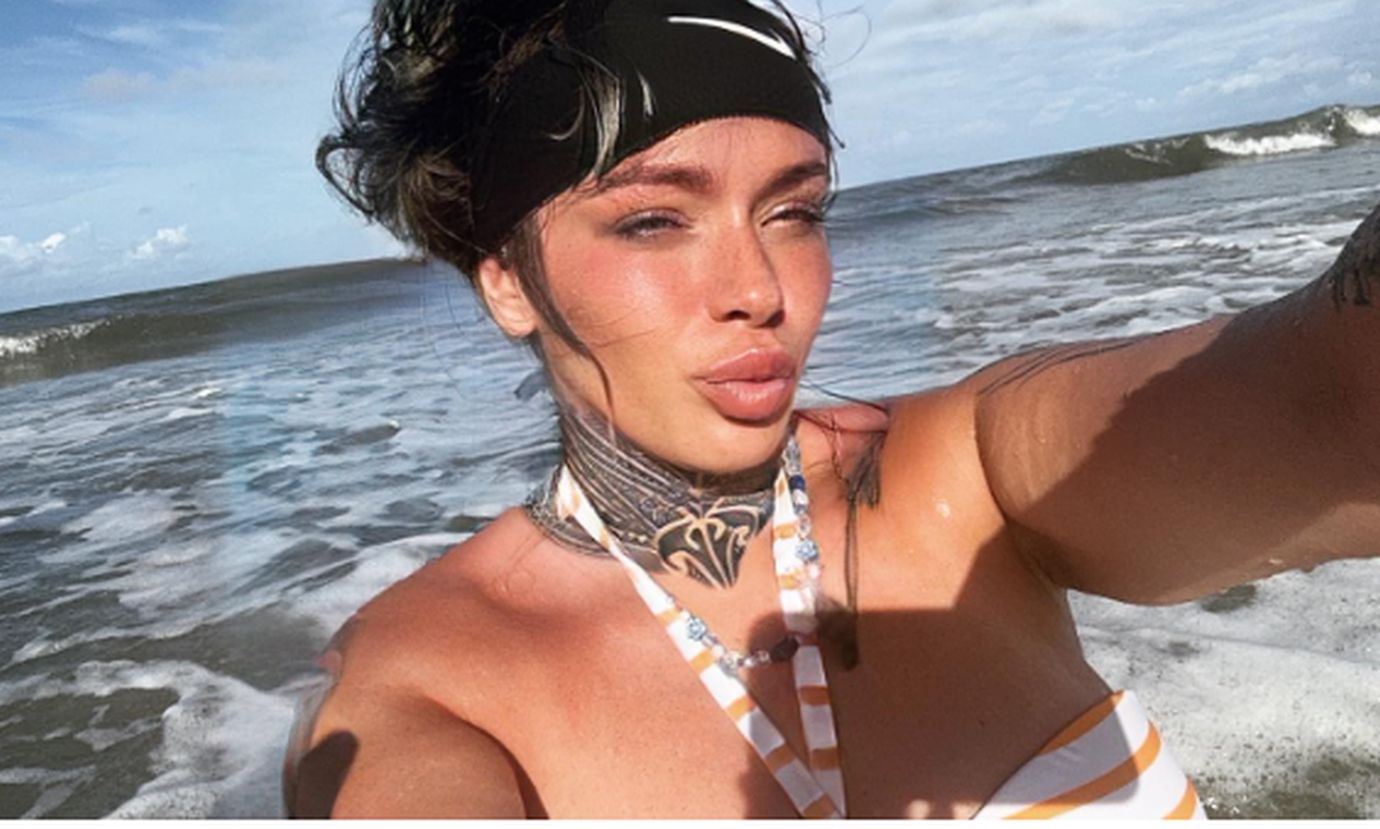 Τη συνέλαβαν και η σέξι φωτογραφία της έγινε viral – «Τώρα βγάζω λεφτά και ζω την καλή ζωή»