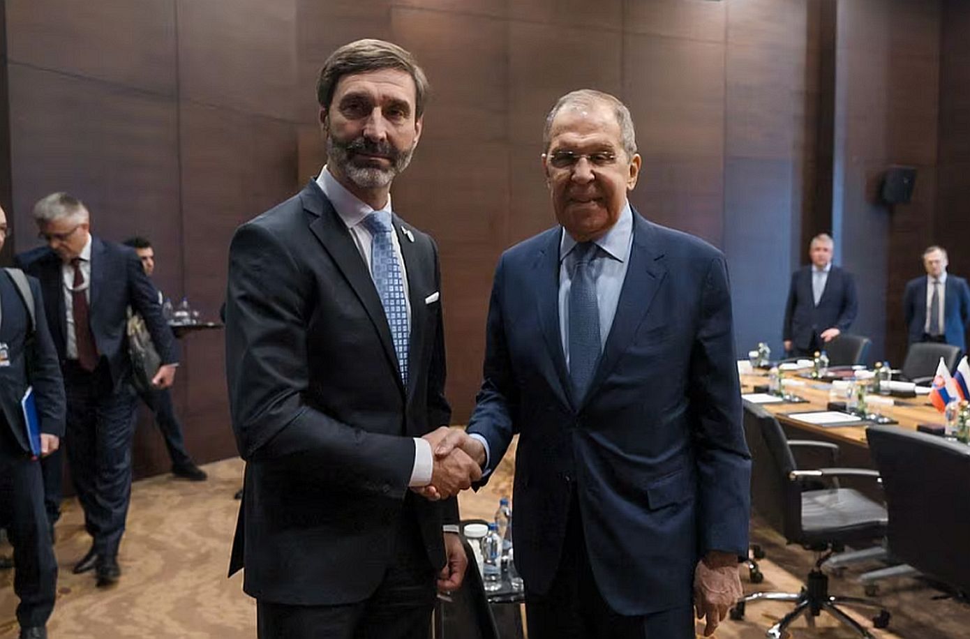 Οι υπουργοί Εξωτερικών Ρωσίας και Σλοβακίας συναντήθηκαν στην Τουρκία