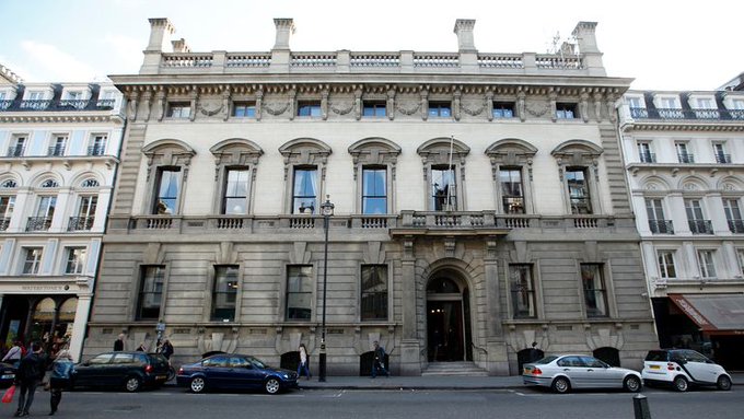 Βρετανία: O επικεφαλής της MI6 παραιτήθηκε από λέσχη που δεν δέχεται γυναίκες – Τα διασημότερα μέλη της