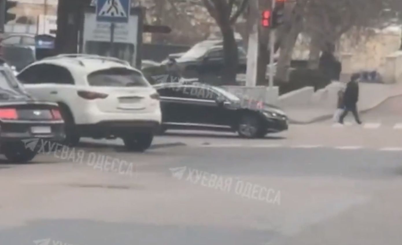 Συνεχίζεται η επίσκεψη Μητσοτάκη στην Οδησσό και μετά την έκρηξη κοντά στην αυτοκινητοπομπή &#8211; Όλοι καλά στην ελληνική αποστολή