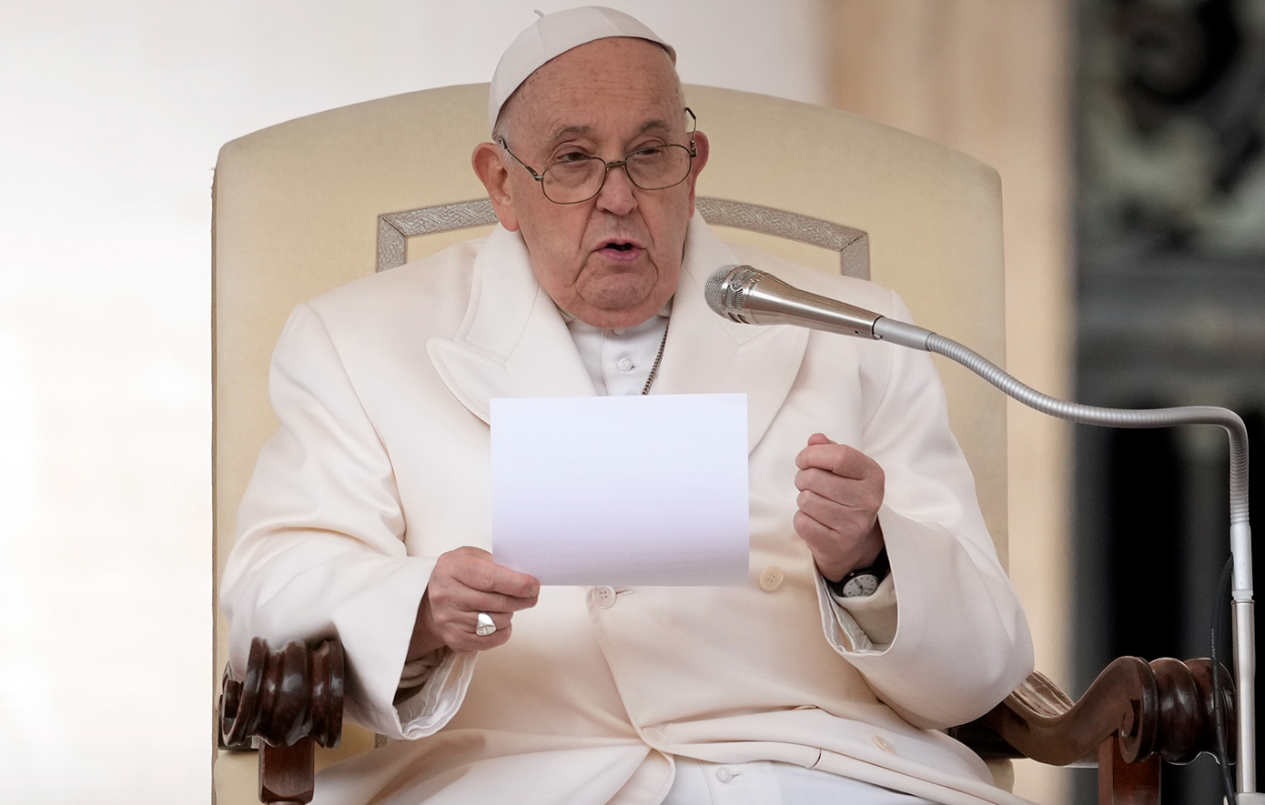 O πάπας Φραγκίσκος καταδίκασε εκ νέου την «παράνοια του πολέμου»