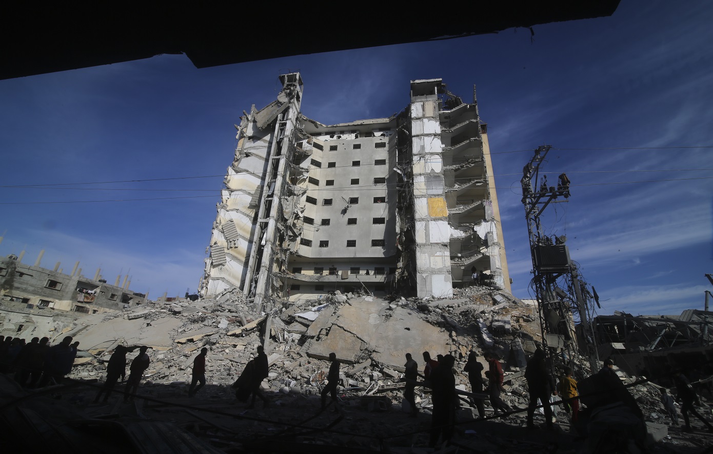 Επιδρομή ισραηλινών δυνάμεων σε 12ώροφο κτήριο στη Ράφα μέσα στη νύχτα &#8211; Δεκάδες οικογένειες έμειναν άστεγες