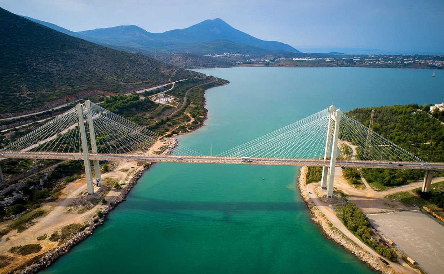 Τραυματίστηκε 21χρονος που έπεσε από την υψηλή γέφυρα της Χαλκίδας