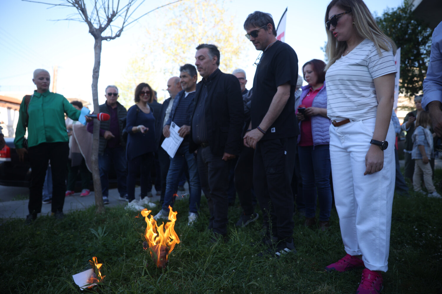 Εκαψαν τα «ραβασάκια» του ΕΝΦΙΑ οι πλημμυροπαθείς της Λάρισας