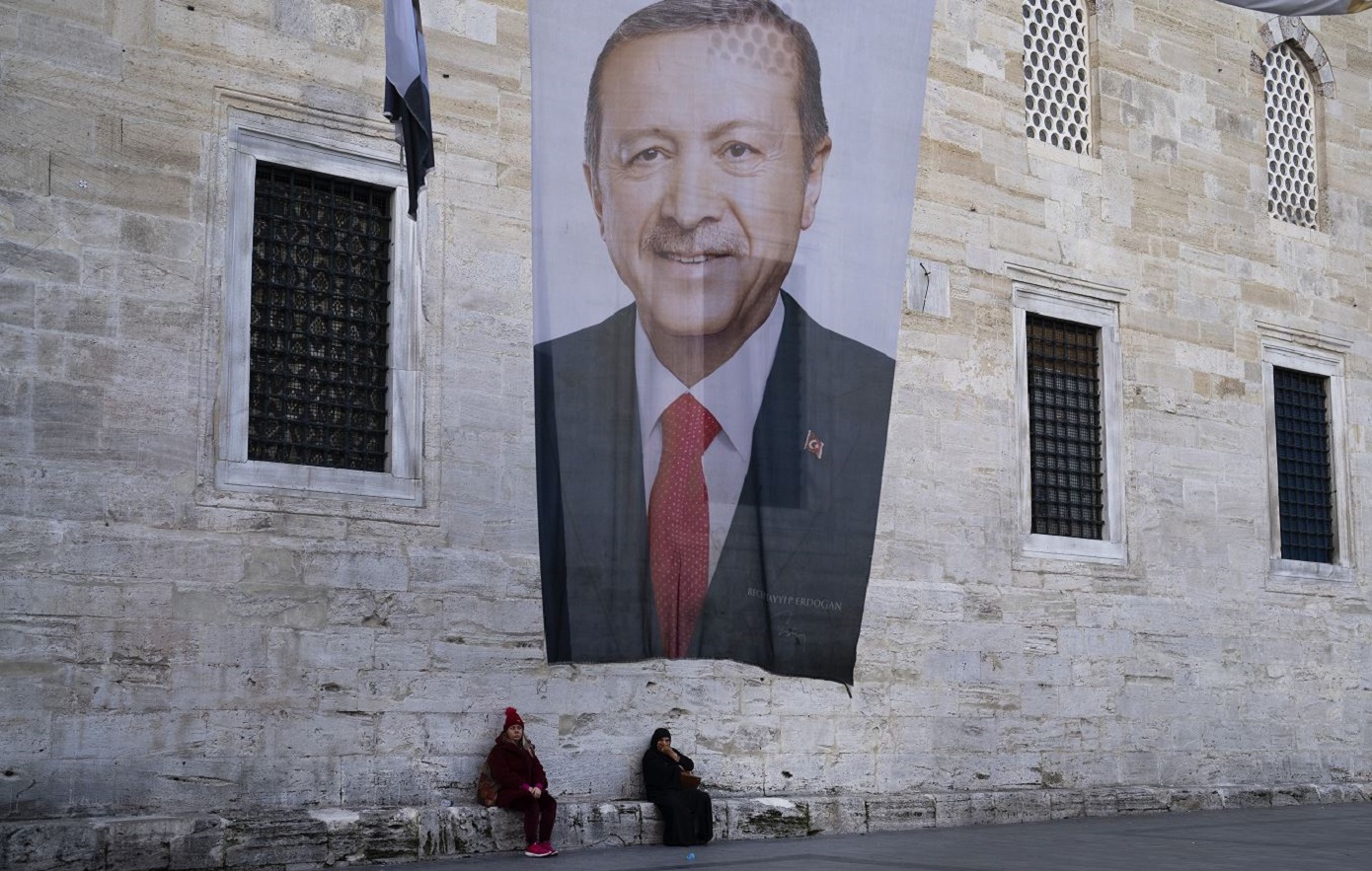 Αναστάτωση στο κόμμα του Ερντογάν μετά την ήττα στις εκλογές: Ακύρωσε νόμιμη εκλογή δημάρχου για να βάλει δικό του άτομο