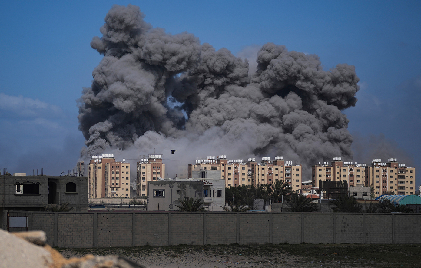 Σφοδροί βομβαρδισμοί στη Γάζα, «τελευταία ευκαιρία» στο Κάιρο &#8211; Κορυφώνεται η αγωνία για τη Ράφα