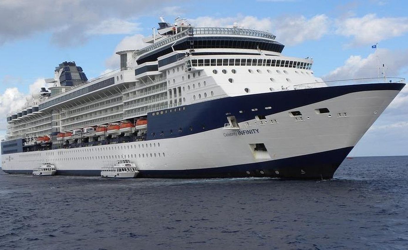 Το κρουαζιερόπλοιο Celebrity Infinity με 2.100 επιβάτες θα ρίξει άγκυρα στη Θεσσαλονίκη και όχι στον Βόλο