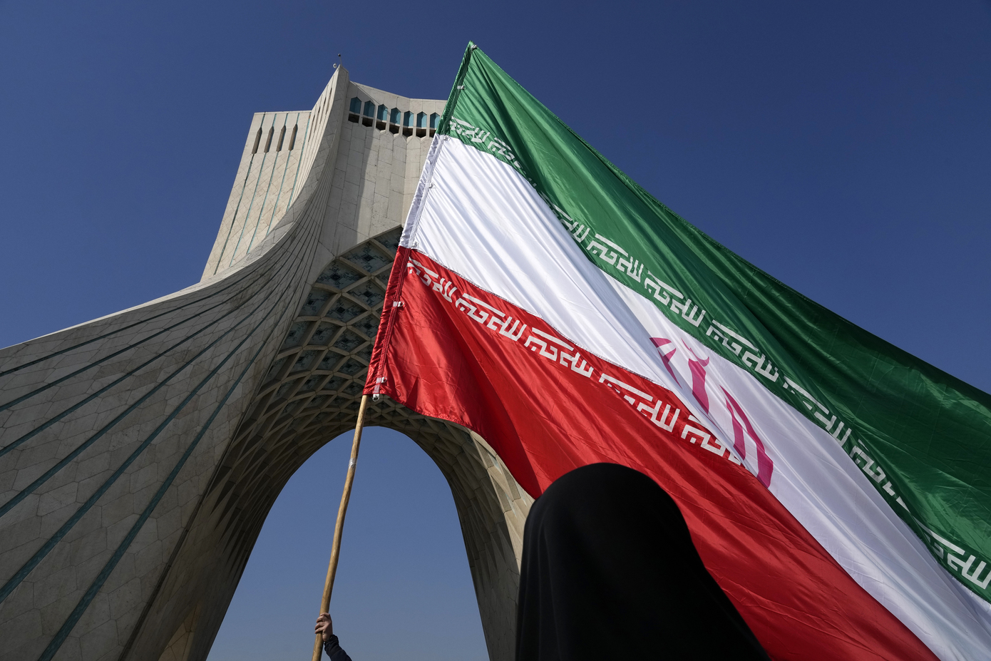 Προειδοποίηση από την Τεχεράνη: «Καμία ισραηλινή πρεσβεία δεν είναι πλέον ασφαλής»