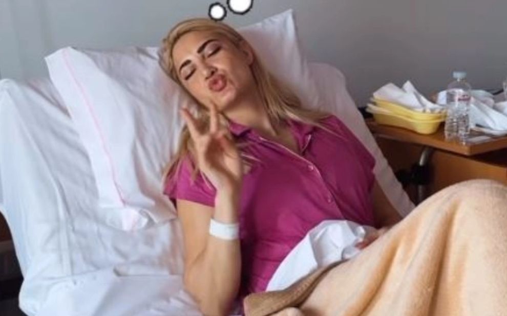 Στο νοσοκομείο η Ιωάννα Τούνη – Έκανε πλαστική επέμβαση στο στήθος