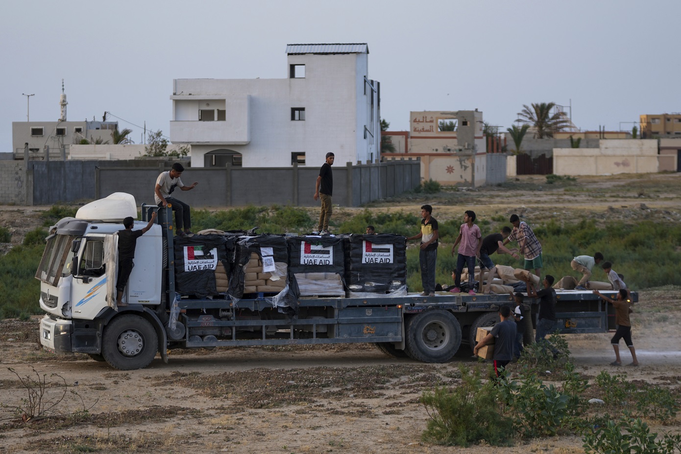 Κλειστός ο δρόμος ανθρωπιστικής βοήθειας στη Γάζα μέσω Ράφα – Χωρίς στήριξη από το Σάββατο μέσω της προβλήτας