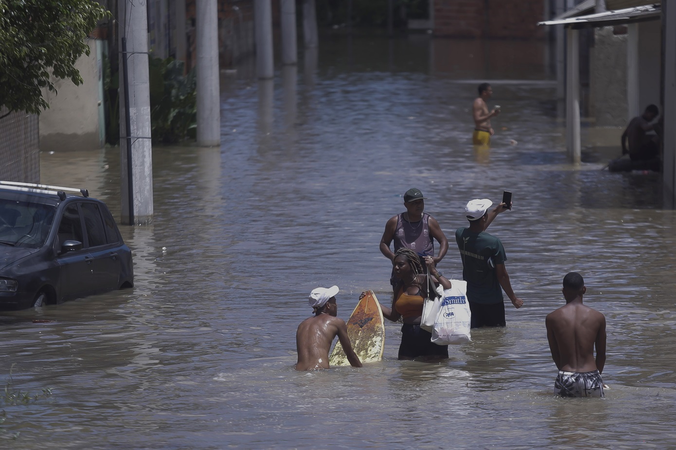 Πέντε νεκροί και 18 αγνοούμενοι από τις σφοδρές βροχοπτώσεις στη Βραζιλία