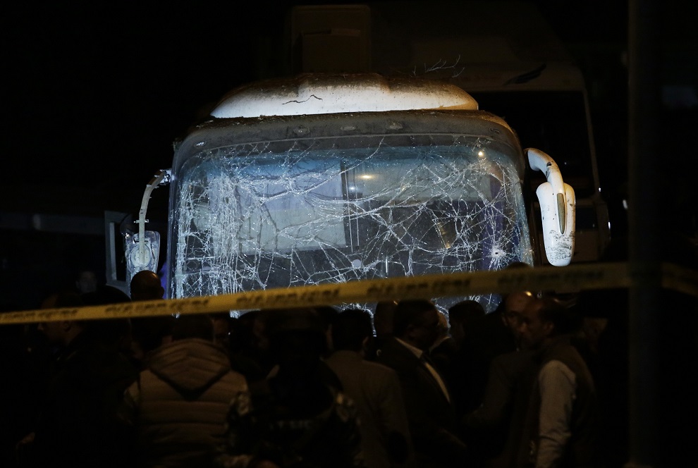 Αίγυπτος: Τουλάχιστον δέκα νεκροί από πτώση λεωφορείου στον Νείλο