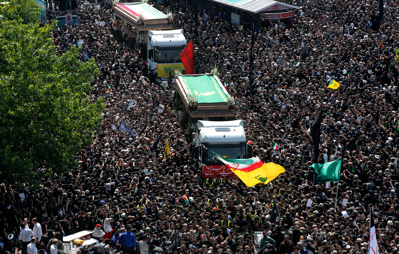 Εκατομμύρια άνθρωποι στη νεκρική πομπή του προέδρου Εμπραχίμ Ραϊσί
