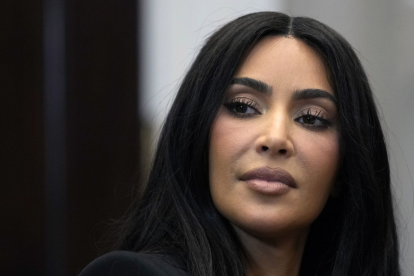 H Kim Kardashian έπαθε χημικό κάψιμο στα μαλλιά της που την οδήγησε σε χημικό …κόψιμο