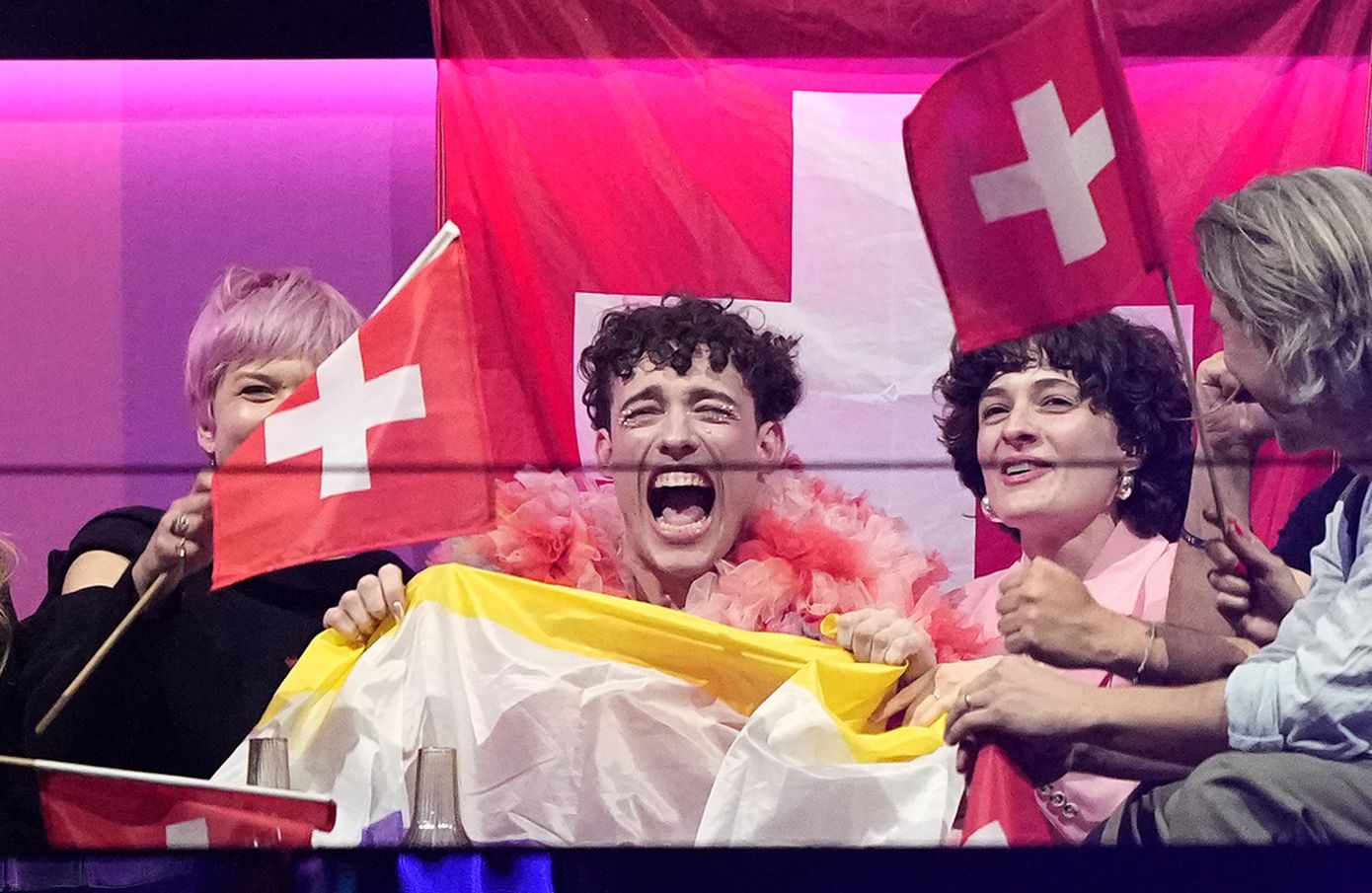 Τι είναι η σημαία που κρατούσε ο τραγουδιστής της Ελβετίας στη Eurovision 2024