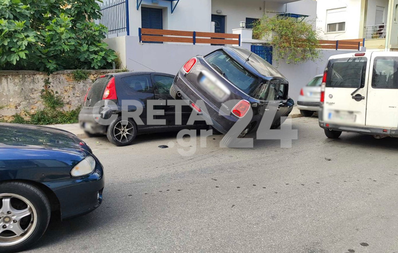 Αυτοκίνητο «σκαρφάλωσε» σε σταθμευμένο όχημα &#8211; Απίστευτο τροχαίο στα Χανιά
