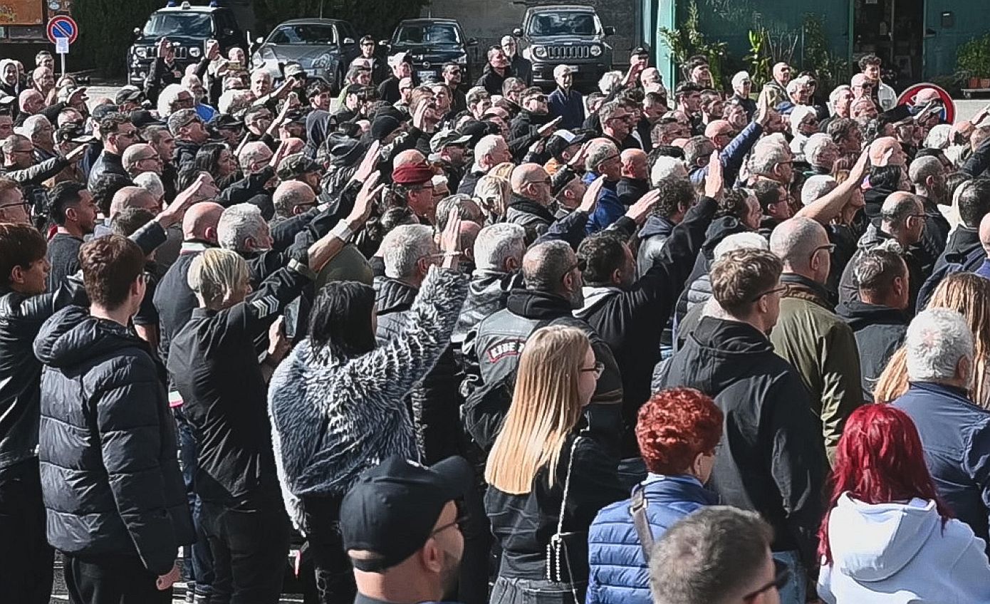 Ιταλία: Περίπου χίλιοι νοσταλγοί του Μουσολίνι συγκεντρώθηκαν στην ιδιαίτερη πατρίδα του, για την επέτειο των 103 ετών από την επιβολή της φασιστικής δικτατορίας