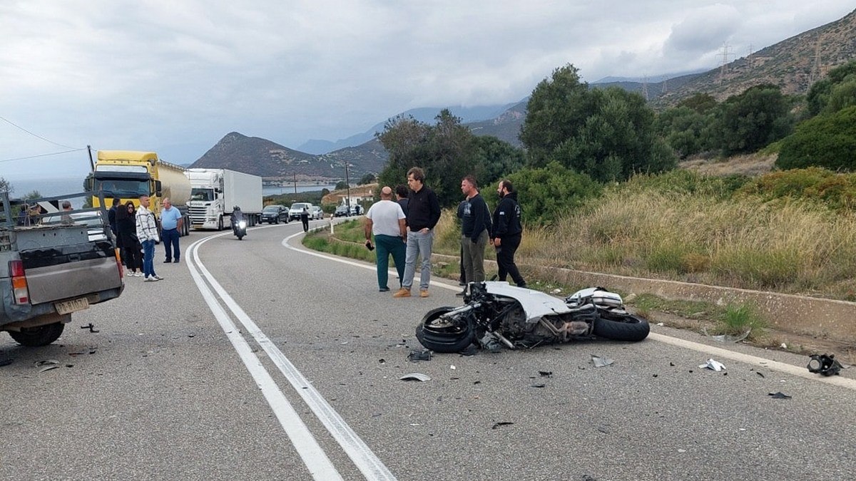Φονική σύγκρουση με αγροτικό και δύο μηχανές στο Ευπάλιο Φωκίδας – Νεκρός ένας 21χρονος, σοβαρά τραυματίας ένας 37χρονος