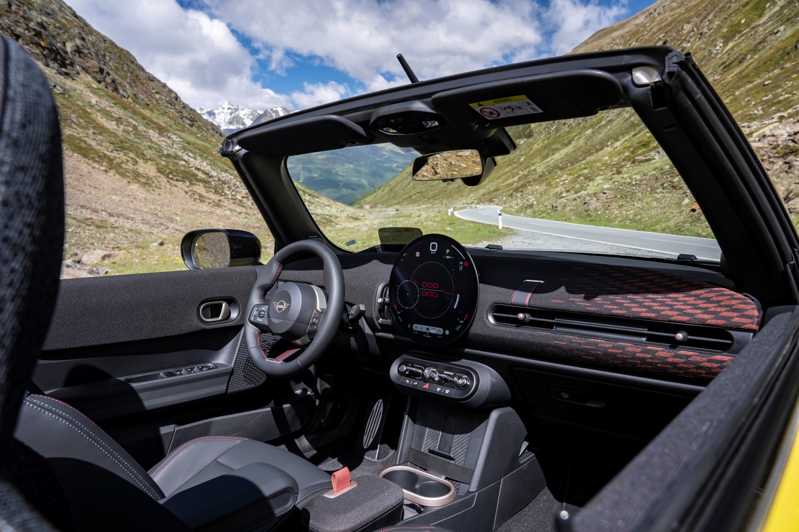 MINI John Cooper Works Cabrio: Κορυφαίες επιδόσεις με ανοιχτή οροφή MINI John Cooper Works Cabrio: Κορυφαίες επιδόσεις με ανοιχτή οροφή