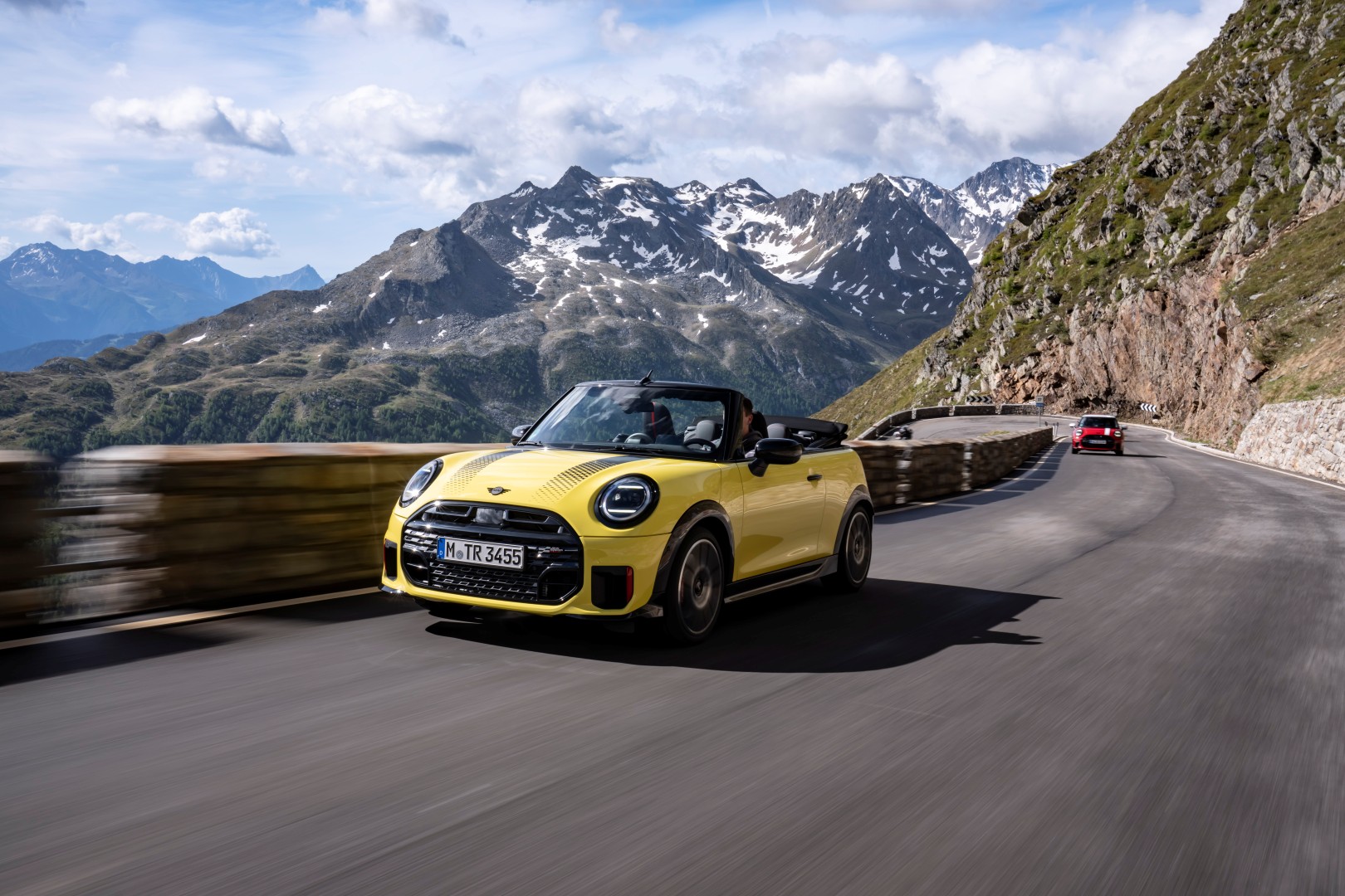 MINI John Cooper Works Cabrio: Κορυφαίες επιδόσεις με ανοιχτή οροφή MINI John Cooper Works Cabrio: Κορυφαίες επιδόσεις με ανοιχτή οροφή