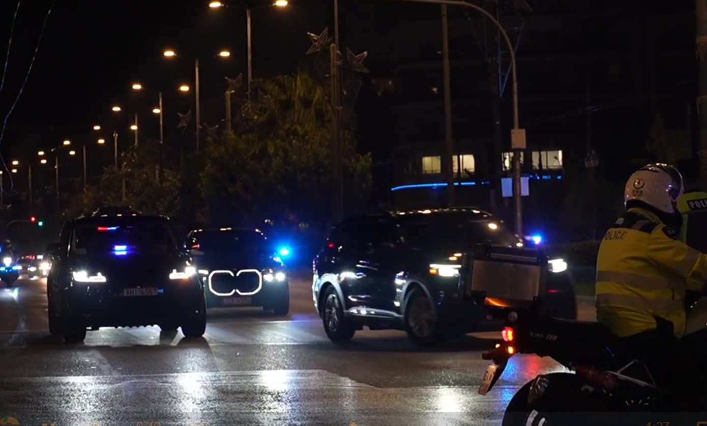 Η γιγαντιαία πομπή 32 οχημάτων του Μάρκο Ρούμπιο και η είσοδος στο ξενοδοχείο – Η ομιλία του με φόντο την Ακρόπολη – Δείτε βίντεο