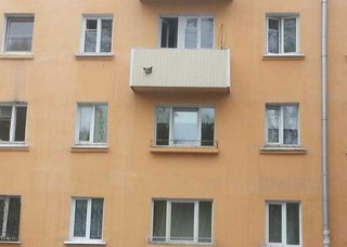 weird-balconies-3