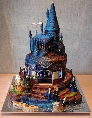 Seeing-these-movie-inspired-cakes-will-make-you-want-to-eat-one-002