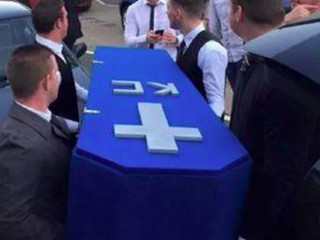 guys-throw-a-funeral-for-their-friend-who-left-them-for-a-girlfriend-4-photos-1