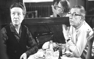 Ο Jean Paul Sartre με τη σύντροφό του Simone De Beauvoir