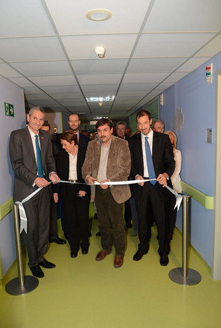 Εγκαίνια νοσοκομείου "Η Αγία Σοφία"(από αριστερά)  κ. Καμίλ Ζίγκλερ, Πρόεδρος και Διευθύνων  Σύμβουλο της ΟΠΑΠ, Ανδρέας Ξανθός, Υπουργός Υγείας,  κ. Εμμανούηλ Παπασάββας, κοινός Διοικητής των Διασυνδεόμενων Νοσοκομείων