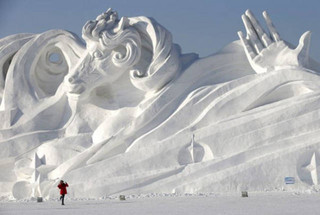 these_snow_sculptures_will_blow_your_mind_640_18
