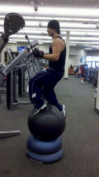 Funny-gym-moments-09